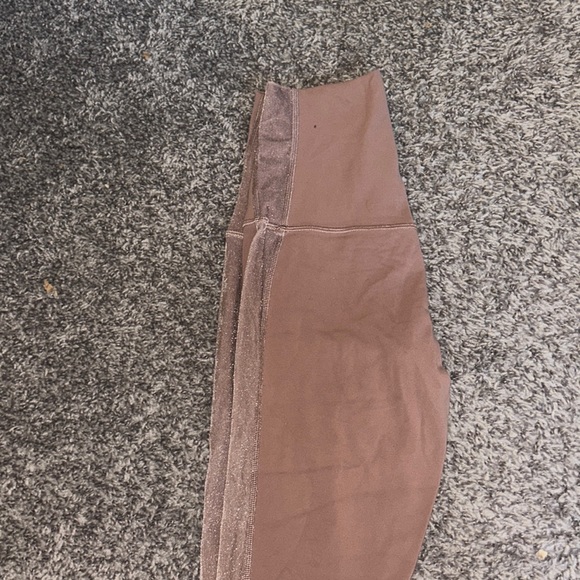 Limited edition Lulu lemon leggings - Picture 4 of 4